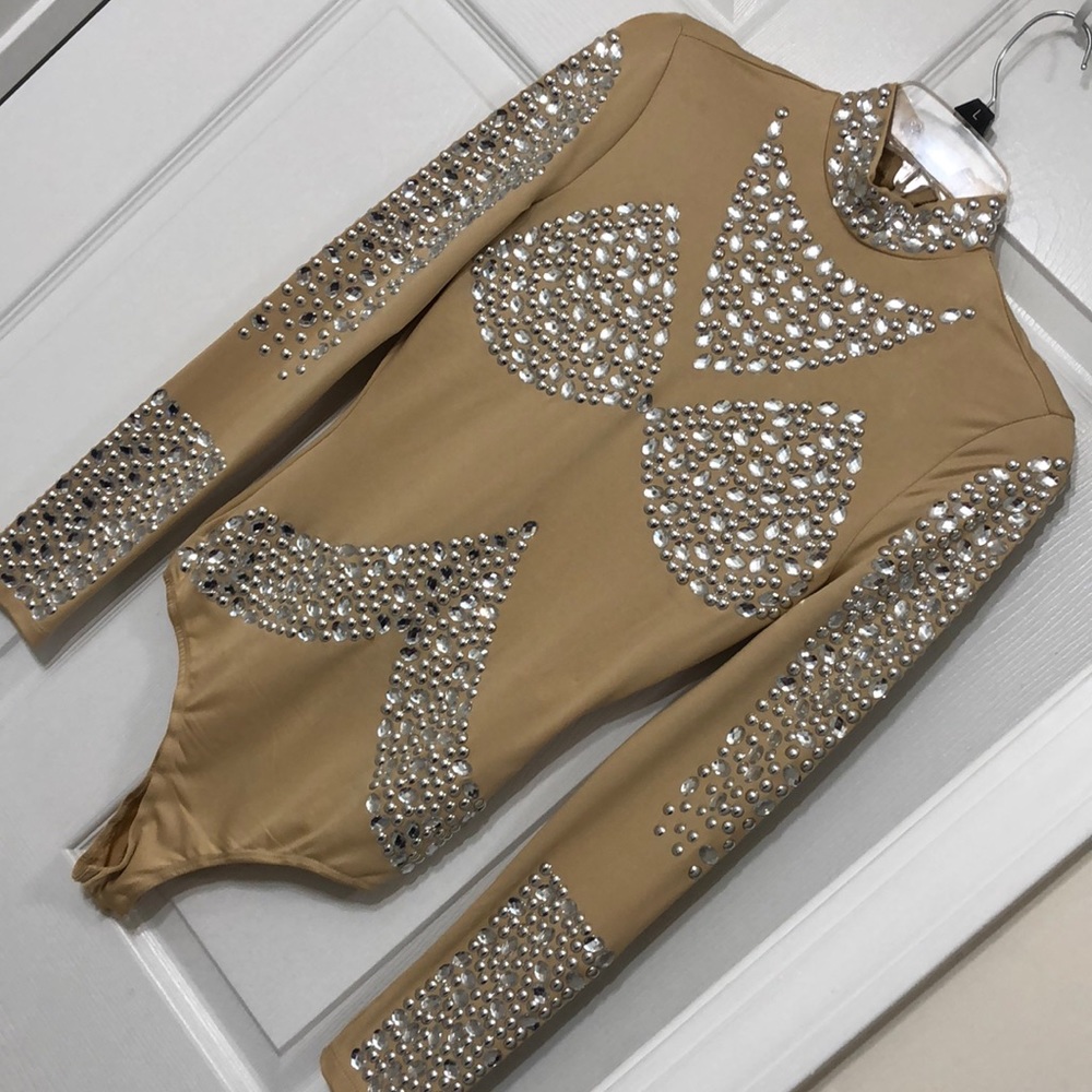 Nice diamond tan bodysuit. Never worn